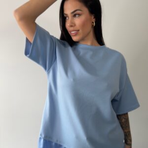 Camiseta over lencero celesto